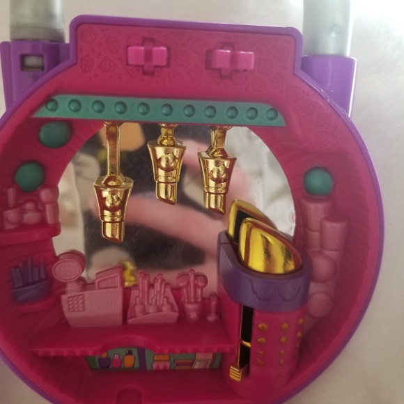 Shopkins Rare Lock Makeup Shop 💄 - Picture 7 of 10